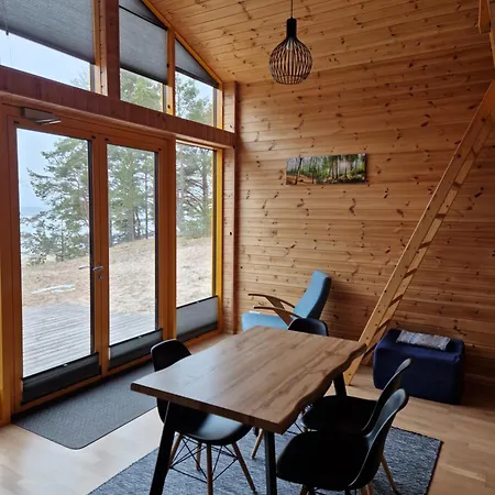 別荘 Puhkekuela Rannamaja カウクシ